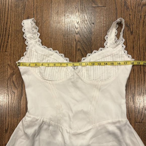 House of CB Tilly white pin tuck mini dress size large. - Picture 4 of 8
